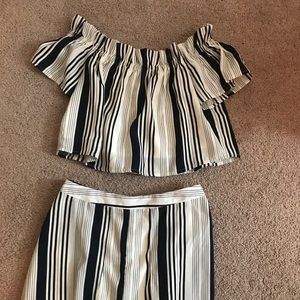 Lush 2 piece set, white stripe, NWT